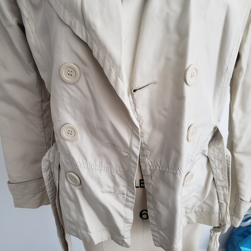 Zara short trench coat. Button up w/ belt. Large - Picture 5 of 12